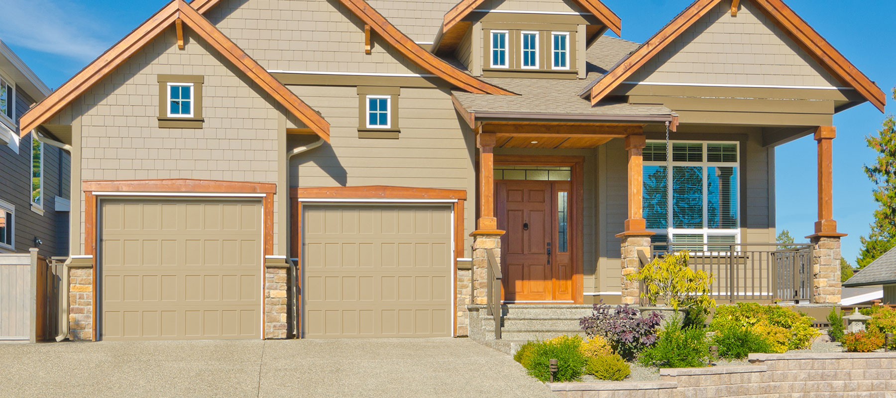 DoorLink 3620 short recessed panel garage door